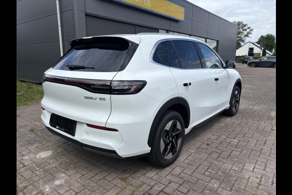 GEELY E5 Pro 60 kWh | Stoelverwarming & verkoeling | Warmtepomp | 360 Camera | Parkeersensoren |
