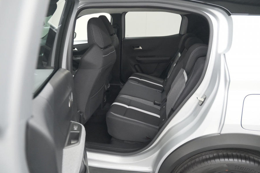 Opel Frontera 1.2 Turbo Hybrid 145 GS | 7 Zitplaatsen | Camera | Dodehoekdetectie | Navigatie | Pack Winter