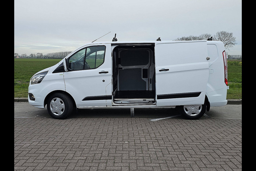 Ford Transit Custom 320 2.0 L2H1 2x schuifdeur, airco, pdc, trekhaak, stoelverwarming