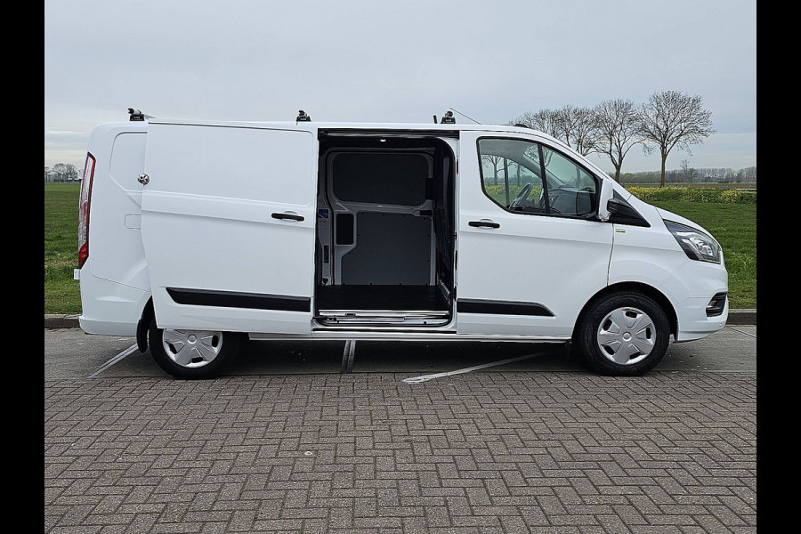 Ford Transit Custom 320 2.0 L2H1 2x schuifdeur, airco, pdc, trekhaak, stoelverwarming