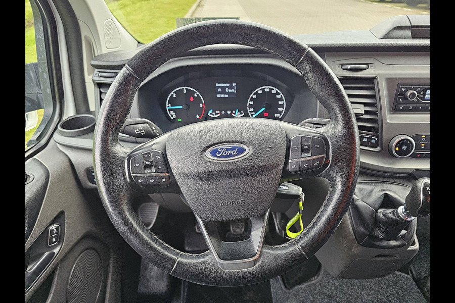 Ford Transit Custom 320 2.0 L2H1 2x schuifdeur, airco, pdc, trekhaak, stoelverwarming