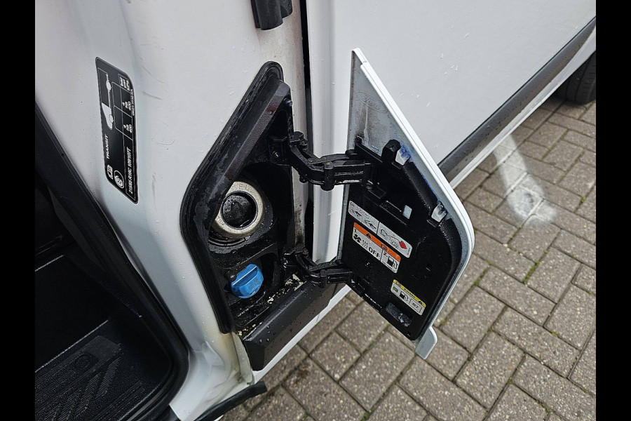 Ford Transit Custom 320 2.0 L2H1 2x schuifdeur, airco, pdc, trekhaak, stoelverwarming