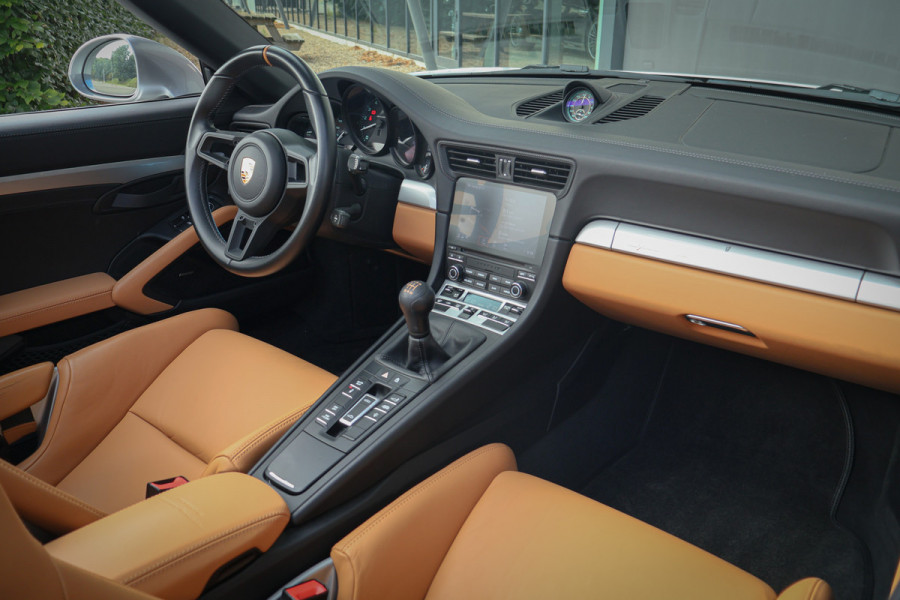 Porsche 911 Speedster 4.0 | VAT REFUNDABLE | HERITAGE PACK | LIFTING | CERAMIC BRAKES | CAMERA | LEATHER AIRVENTS + FULL LEATHER & DASH | SP