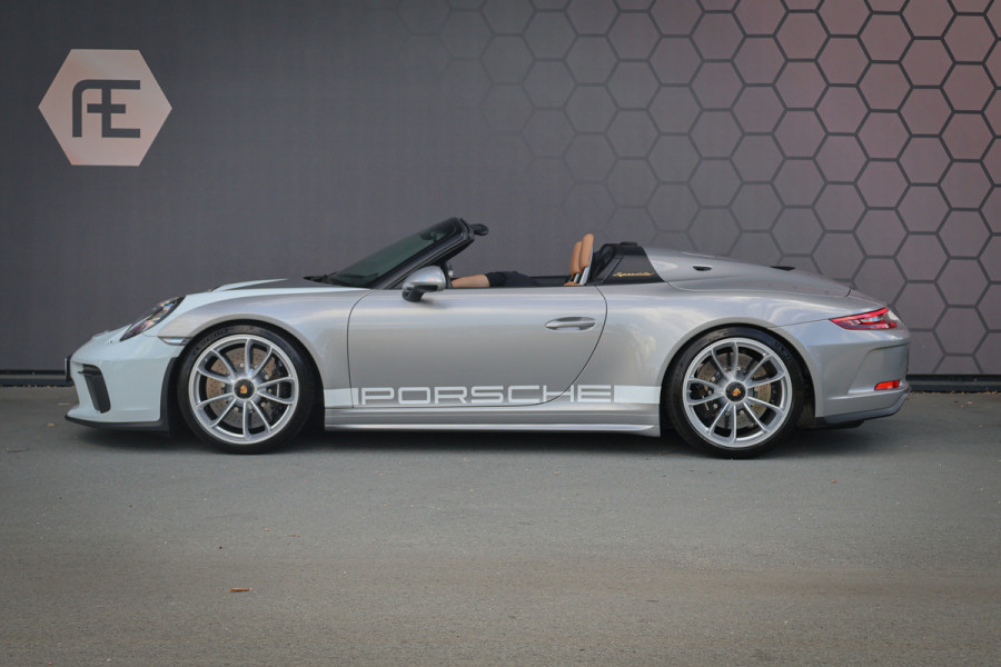 Porsche 911 Speedster 4.0 | VAT REFUNDABLE | HERITAGE PACK | LIFTING | CERAMIC BRAKES | CAMERA | LEATHER AIRVENTS + FULL LEATHER & DASH | SP