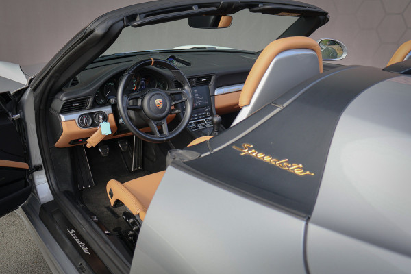 Porsche 911 Speedster 4.0 | VAT REFUNDABLE | HERITAGE PACK | LIFTING | CERAMIC BRAKES | CAMERA | LEATHER AIRVENTS + FULL LEATHER & DASH | SP