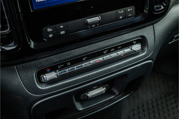 Mercedes-Benz Vito 119 CDI 4-MATIC DC L3 XL | AMG | L+R Schuifdeur | Dubbel cabine | 5-Zitter | Navigatie | CarPlay | Camera | Lederen bekleding |  | 2500 kg trekgewicht | Trekhaak | Multibeam Led | PDC V+A