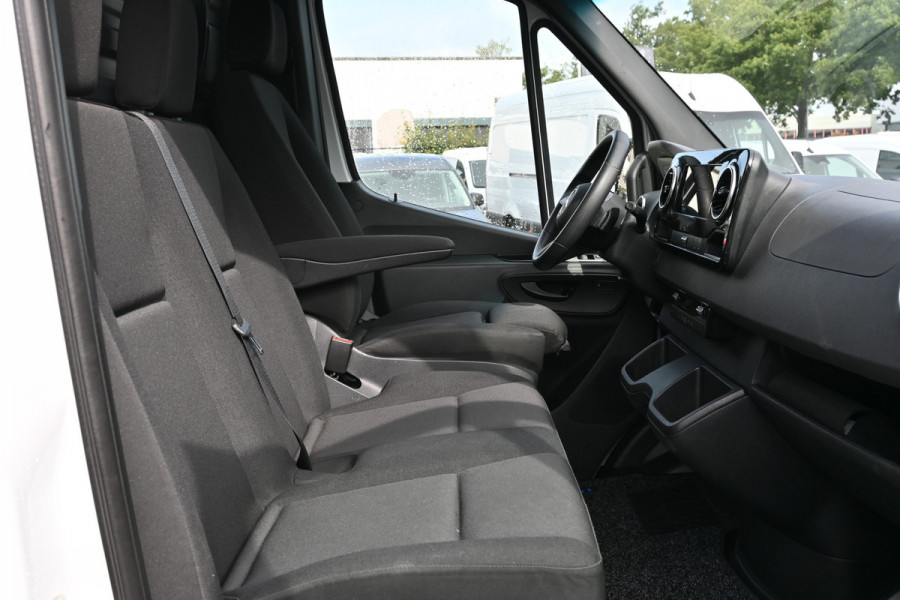 Mercedes-Benz Sprinter 317 CDI L2H2 Pro LED verlichting, Geveerde stoel, Etc.