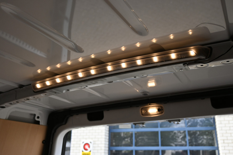 Mercedes-Benz Sprinter 317 CDI L2H2 Pro LED verlichting, Geveerde stoel, Etc.
