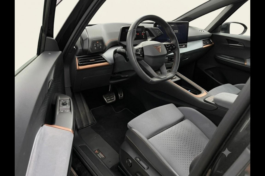 CUPRA Born Performance One 62 kWh 204pk | Navigatie | Elektrisch verstelbare voortoelen | Parkeercamera |
