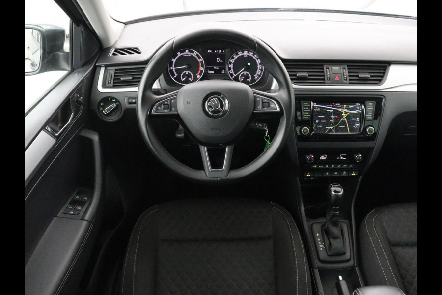 Škoda Rapid Spaceback 1.0 TSI Greentech Drive | Stoelverwarming | Carplay | Trekhaak | Climate control | Parkeerhulp | Navigatie | Cruise control | Bluetooth | Lichtmetalen velgen