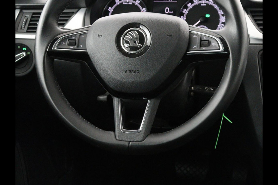 Škoda Rapid Spaceback 1.0 TSI Greentech Drive | Stoelverwarming | Carplay | Trekhaak | Climate control | Parkeerhulp | Navigatie | Cruise control | Bluetooth | Lichtmetalen velgen