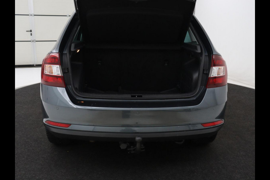 Škoda Rapid Spaceback 1.0 TSI Greentech Drive | Stoelverwarming | Carplay | Trekhaak | Climate control | Parkeerhulp | Navigatie | Cruise control | Bluetooth | Lichtmetalen velgen