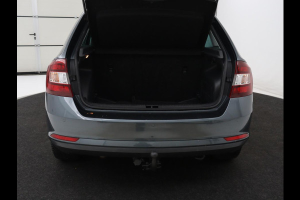 Škoda Rapid Spaceback 1.0 TSI Greentech Drive | Stoelverwarming | Carplay | Trekhaak | Climate control | Parkeerhulp | Navigatie | Cruise control | Bluetooth | Lichtmetalen velgen