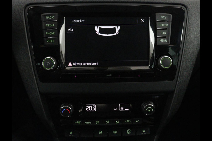 Škoda Rapid Spaceback 1.0 TSI Greentech Drive | Stoelverwarming | Carplay | Trekhaak | Climate control | Parkeerhulp | Navigatie | Cruise control | Bluetooth | Lichtmetalen velgen