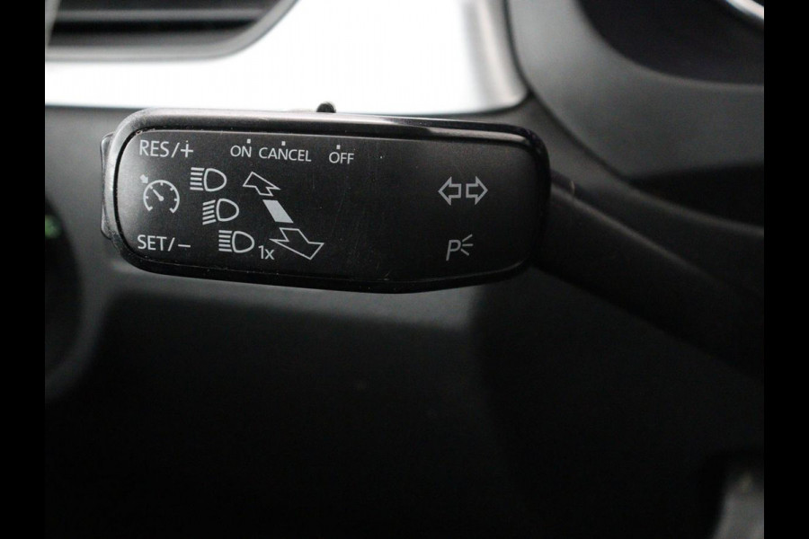 Škoda Rapid Spaceback 1.0 TSI Greentech Drive | Stoelverwarming | Carplay | Trekhaak | Climate control | Parkeerhulp | Navigatie | Cruise control | Bluetooth | Lichtmetalen velgen