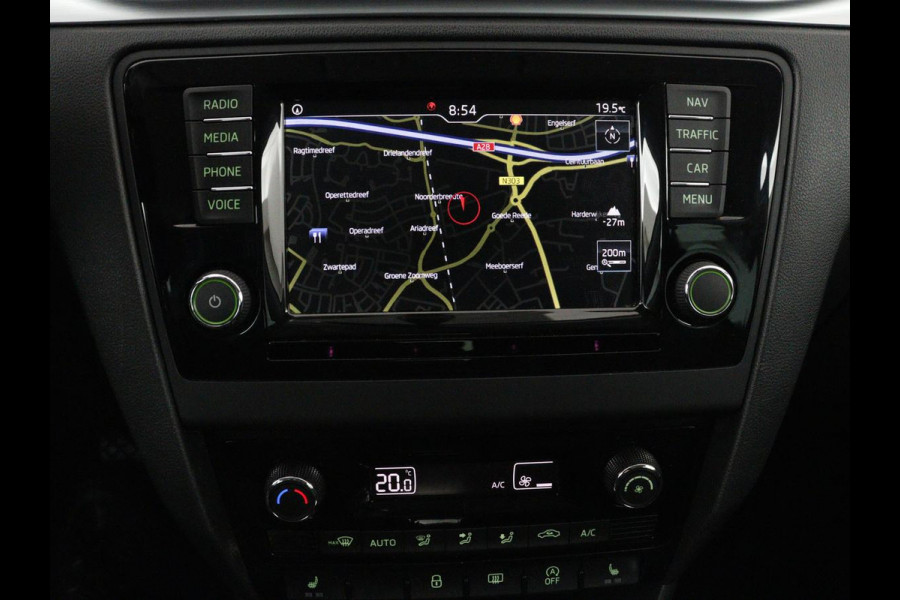 Škoda Rapid Spaceback 1.0 TSI Greentech Drive | Stoelverwarming | Carplay | Trekhaak | Climate control | Parkeerhulp | Navigatie | Cruise control | Bluetooth | Lichtmetalen velgen