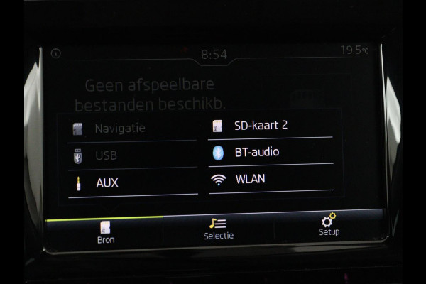 Škoda Rapid Spaceback 1.0 TSI Greentech Drive | Stoelverwarming | Carplay | Trekhaak | Climate control | Parkeerhulp | Navigatie | Cruise control | Bluetooth | Lichtmetalen velgen