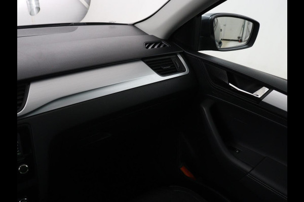 Škoda Rapid Spaceback 1.0 TSI Greentech Drive | Stoelverwarming | Carplay | Trekhaak | Climate control | Parkeerhulp | Navigatie | Cruise control | Bluetooth | Lichtmetalen velgen
