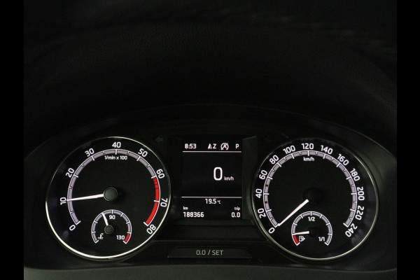 Škoda Rapid Spaceback 1.0 TSI Greentech Drive | Stoelverwarming | Carplay | Trekhaak | Climate control | Parkeerhulp | Navigatie | Cruise control | Bluetooth | Lichtmetalen velgen
