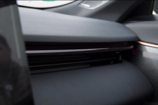 Lynk & Co 08 350PK Automaat More / Stoelventilatie / Massage / Adaptieve cruise control / Panoramadak / Stoelverwarming / Harman Kardon audio / Apple carplay / Parkeersensoren met 360 camera / Elektrische stoelen / BLIS