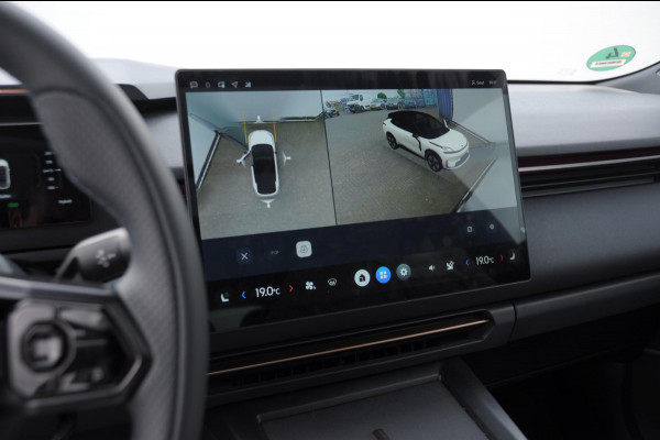 Lynk & Co 08 350PK Automaat More / Stoelventilatie / Massage / Adaptieve cruise control / Panoramadak / Stoelverwarming / Harman Kardon audio / Apple carplay / Parkeersensoren met 360 camera / Elektrische stoelen / BLIS