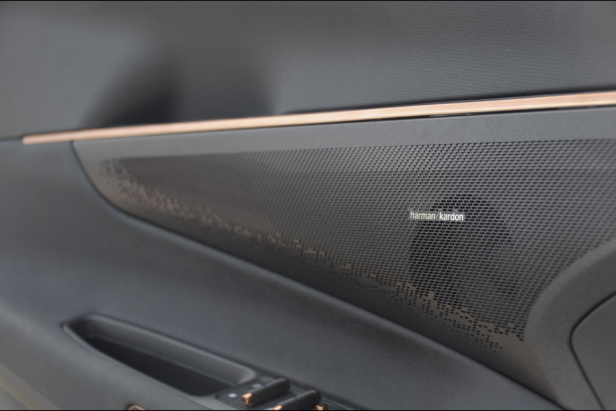 Lynk & Co 08 350PK Automaat More / Stoelventilatie / Massage / Adaptieve cruise control / Panoramadak / Stoelverwarming / Harman Kardon audio / Apple carplay / Parkeersensoren met 360 camera / Elektrische stoelen / BLIS