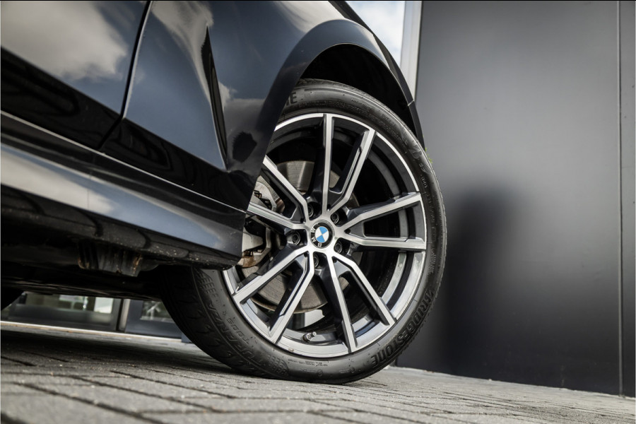 BMW 3 Serie Touring 330e xDrive - Elek. Trekhaak | 360 Camera | ACC