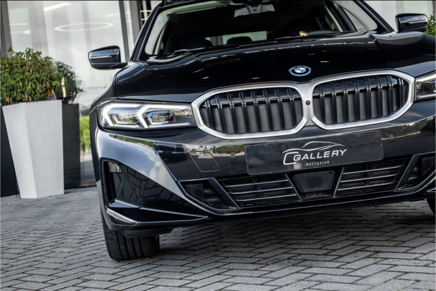 BMW 3 Serie Touring 330e xDrive - Elek. Trekhaak | 360 Camera | ACC