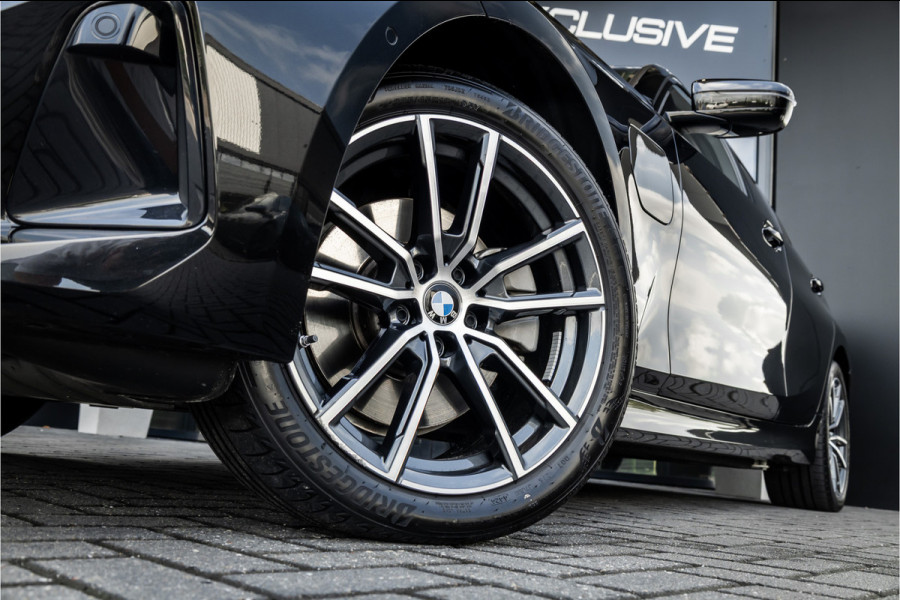 BMW 3 Serie Touring 330e xDrive - Elek. Trekhaak | 360 Camera | ACC