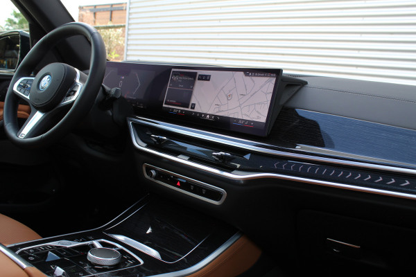 BMW X5 xDrive50e M-Sport Pro | Vierwielbesturing | H&K | Cognac Interior | Panoramadak | Trekhaak | Luchtvering