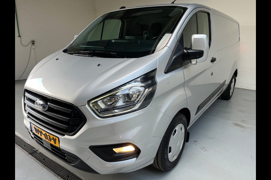 Ford Transit Custom Automaat 300 2.0 TDCI 130pk L2H1 Limited 3persoons, Airco, Navigatie, Trekhaak, Metallic lak, RIJKLAARPRIJS