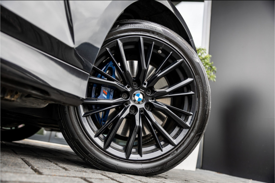 BMW 3-serie 330e High Executive - M Sport | Origineel NL | Stoelverwarming | Cruise Control | 18" Inch