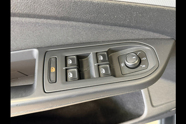 Volkswagen Golf 1.0 TSI Life Business CLIMA PDC CRUISE STOELVERWARMING BLUETOOTH APPLE CARPLAY USB KEYLESS-GO