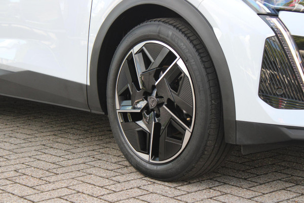 Peugeot 408 1.2 Hybrid 145PK AUTOMAAT GT | 360° CAMERA | DODEHOEK DETECTIE | KEYLESS ENTRY/START | ADAPTIVE CRUISE CONTROL | NAVIGATIE | DRAADLOZE APPLE CARPLAY/ANDROID AUTO | PARKEERSENSOREN VOOR + ACHTER | LED MATRIX KOPLAMPEN | 19" LICHTMETALEN VELGEN | ELEKTRISCH BEDIENBARE ACHTERKLEP | CLIMATE CONTROL | STUUR VERWARMING |