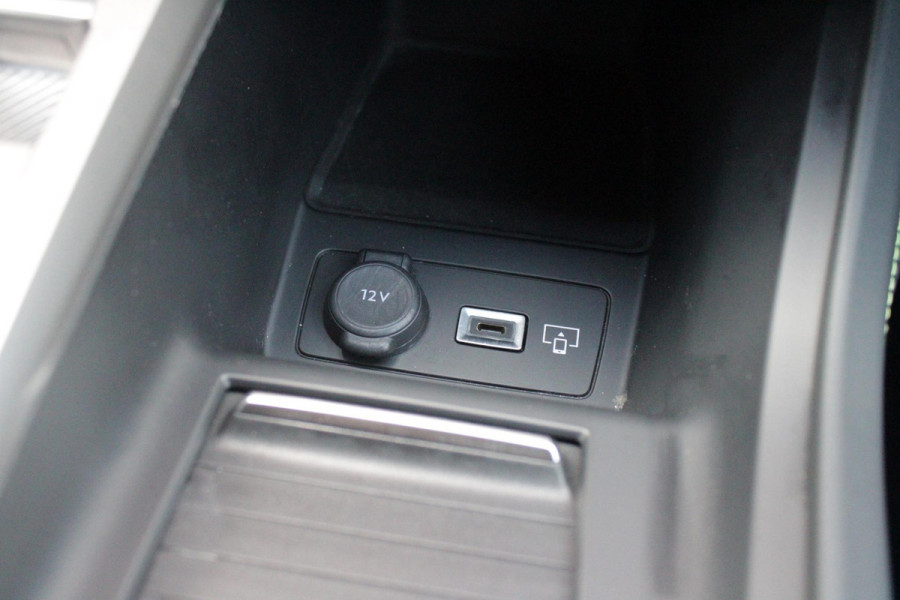 Peugeot 408 1.2 Hybrid 145PK AUTOMAAT GT | 360° CAMERA | DODEHOEK DETECTIE | KEYLESS ENTRY/START | ADAPTIVE CRUISE CONTROL | NAVIGATIE | DRAADLOZE APPLE CARPLAY/ANDROID AUTO | PARKEERSENSOREN VOOR + ACHTER | LED MATRIX KOPLAMPEN | 19" LICHTMETALEN VELGEN | ELEKTRISCH BEDIENBARE ACHTERKLEP | CLIMATE CONTROL | STUUR VERWARMING |