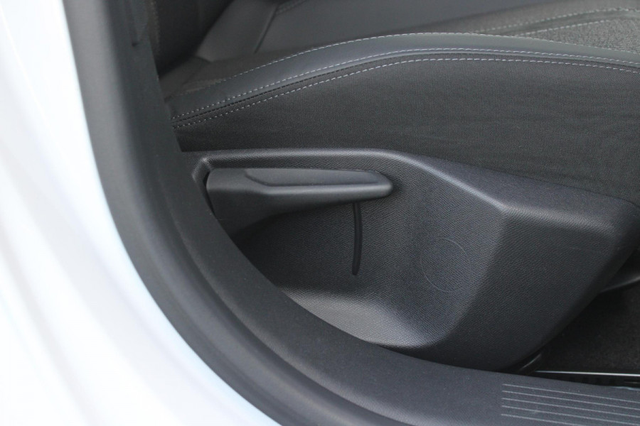 Peugeot 408 1.2 Hybrid 145PK AUTOMAAT GT | 360° CAMERA | DODEHOEK DETECTIE | KEYLESS ENTRY/START | ADAPTIVE CRUISE CONTROL | NAVIGATIE | DRAADLOZE APPLE CARPLAY/ANDROID AUTO | PARKEERSENSOREN VOOR + ACHTER | LED MATRIX KOPLAMPEN | 19" LICHTMETALEN VELGEN | ELEKTRISCH BEDIENBARE ACHTERKLEP | CLIMATE CONTROL | STUUR VERWARMING |