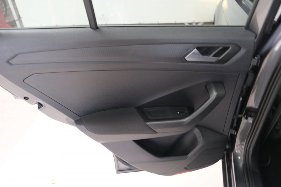 Volkswagen T-Roc 1.0 TSI Style - N.A.P. Airco, Cruise, Navi, PDC, Carplay.