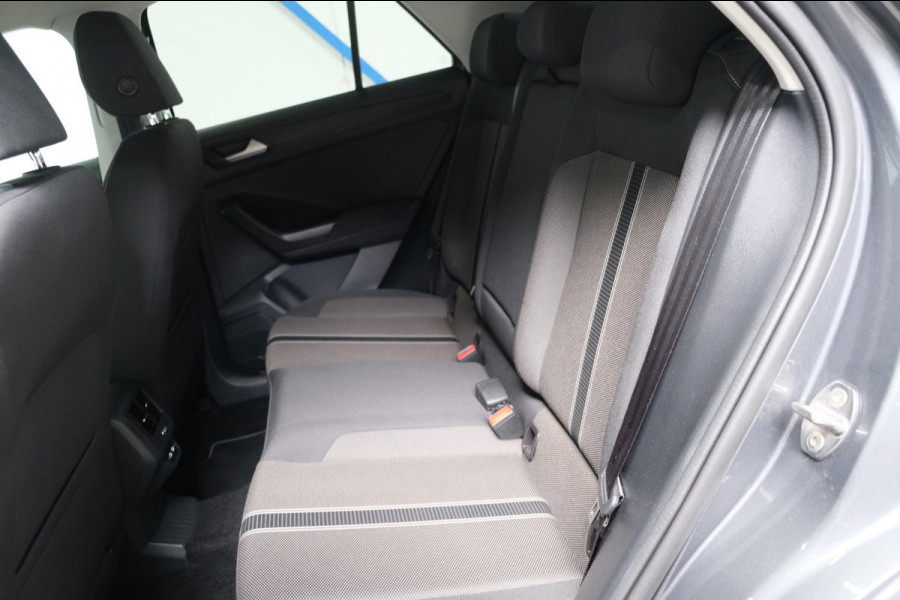 Volkswagen T-Roc 1.0 TSI Style - N.A.P. Airco, Cruise, Navi, PDC, Carplay.