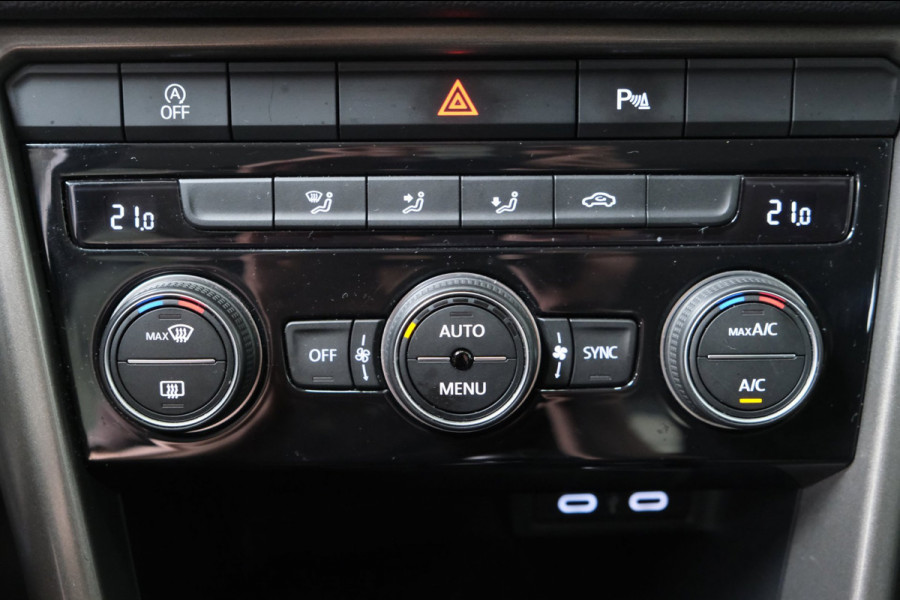 Volkswagen T-Roc 1.0 TSI Style - N.A.P. Airco, Cruise, Navi, PDC, Carplay.