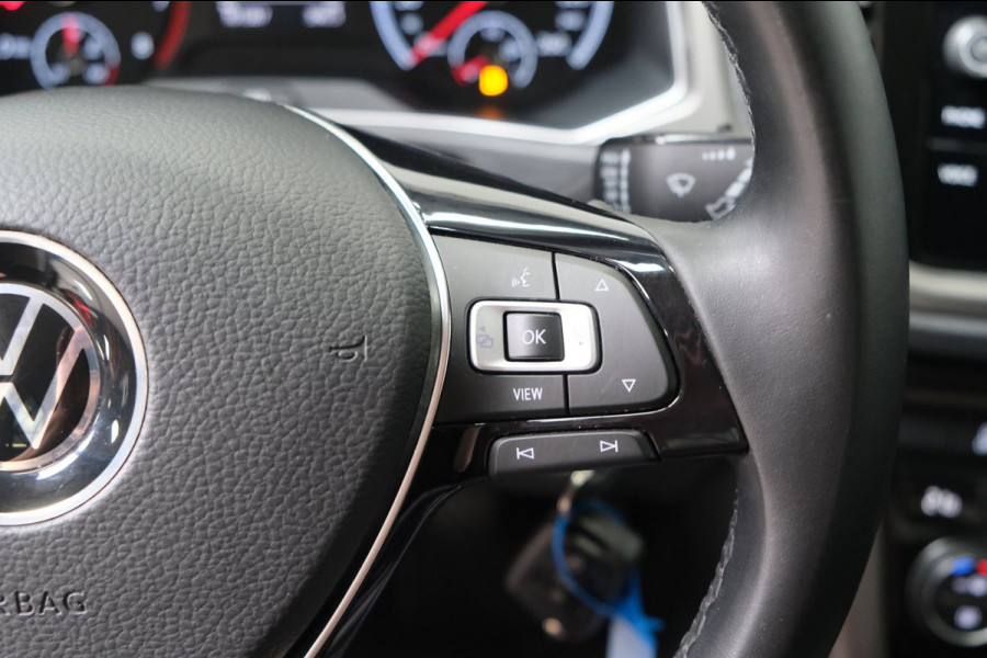 Volkswagen T-Roc 1.0 TSI Style - N.A.P. Airco, Cruise, Navi, PDC, Carplay.