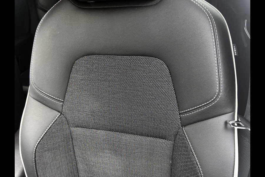 Renault Captur 160PK Intens Hybrid mild | CAMERA | NAVI GROOT | ADAPTIVE CRUISE | BOSE