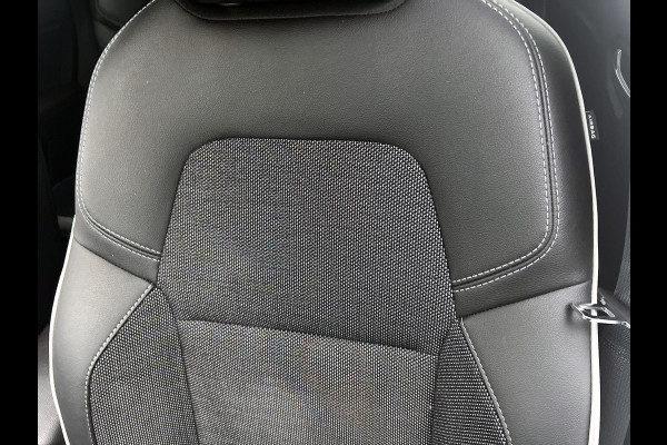 Renault Captur 160PK Intens Hybrid mild | CAMERA | NAVI GROOT | ADAPTIVE CRUISE | BOSE