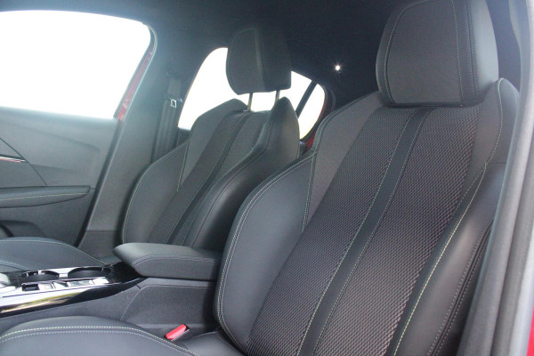 Peugeot 208 1.2 Hybrid 145PK AUTOMAAT GT | NAVIGATIE | DRAADLOZE APPLE CARPLAY/ANDROID AUTO | CAMERA VOOR + ACHTER | FULL LED KOPLAMPEN | LICHTMETALEN VELGEN 17" | DODEHOEK DETECTIE | DRAADLOZE TELEFOONLADER | KEYLESS ENTRY/START | DAB+ RADIO | ADAPTIVE CRUISE CONTROL | CLIMATE CONTROL |