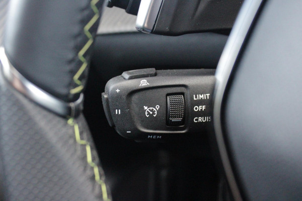 Peugeot 208 1.2 Hybrid 145PK AUTOMAAT GT | NAVIGATIE | DRAADLOZE APPLE CARPLAY/ANDROID AUTO | CAMERA VOOR + ACHTER | FULL LED KOPLAMPEN | LICHTMETALEN VELGEN 17" | DODEHOEK DETECTIE | DRAADLOZE TELEFOONLADER | KEYLESS ENTRY/START | DAB+ RADIO | ADAPTIVE CRUISE CONTROL | CLIMATE CONTROL |