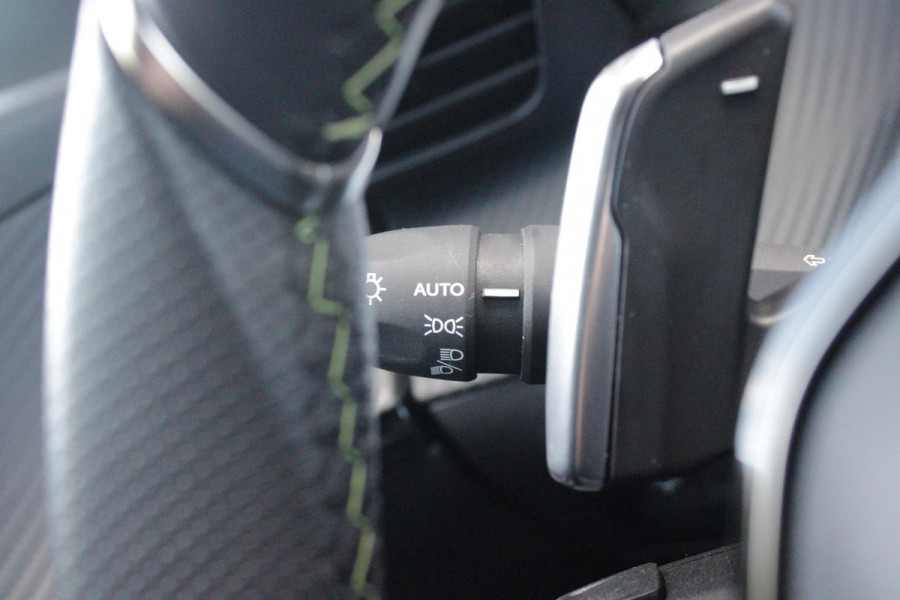 Peugeot 208 1.2 Hybrid 145PK AUTOMAAT GT | NAVIGATIE | DRAADLOZE APPLE CARPLAY/ANDROID AUTO | CAMERA VOOR + ACHTER | FULL LED KOPLAMPEN | LICHTMETALEN VELGEN 17" | DODEHOEK DETECTIE | DRAADLOZE TELEFOONLADER | KEYLESS ENTRY/START | DAB+ RADIO | ADAPTIVE CRUISE CONTROL | CLIMATE CONTROL |