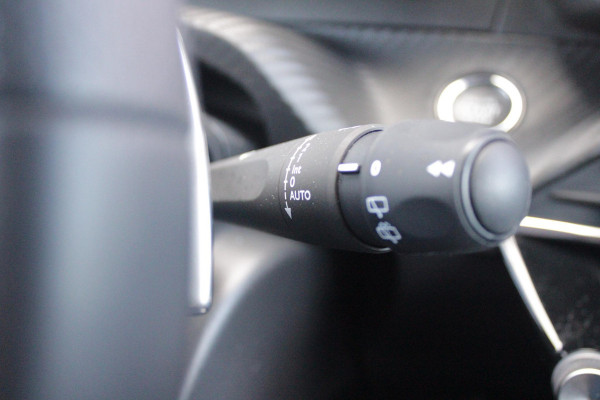 Peugeot 208 1.2 Hybrid 145PK AUTOMAAT GT | NAVIGATIE | DRAADLOZE APPLE CARPLAY/ANDROID AUTO | CAMERA VOOR + ACHTER | FULL LED KOPLAMPEN | LICHTMETALEN VELGEN 17" | DODEHOEK DETECTIE | DRAADLOZE TELEFOONLADER | KEYLESS ENTRY/START | DAB+ RADIO | ADAPTIVE CRUISE CONTROL | CLIMATE CONTROL |