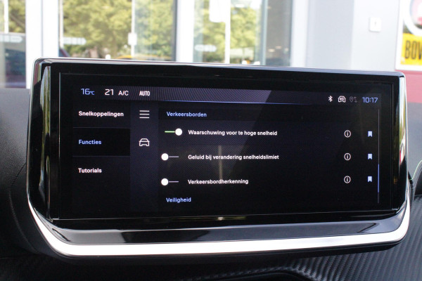 Peugeot 208 1.2 Hybrid 145PK AUTOMAAT GT | NAVIGATIE | DRAADLOZE APPLE CARPLAY/ANDROID AUTO | CAMERA VOOR + ACHTER | FULL LED KOPLAMPEN | LICHTMETALEN VELGEN 17" | DODEHOEK DETECTIE | DRAADLOZE TELEFOONLADER | KEYLESS ENTRY/START | DAB+ RADIO | ADAPTIVE CRUISE CONTROL | CLIMATE CONTROL |