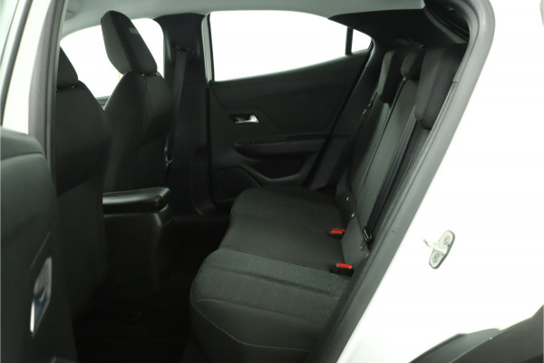 Opel Mokka 1.2 Turbo Business Elegance - Automaat - All season banden - Achteruitrijcamera - Trekhaak - 12 Maand Bovag Garantie - Virena zekerheidspakket €895,-