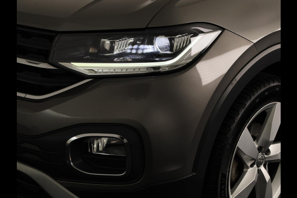Volkswagen T-Cross 1.0 TSI Style 115 PK | Trekhaak | Digitaal dashboard | Stoelverwarming | Navigatie via app
