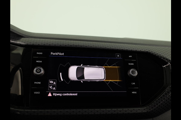 Volkswagen T-Cross 1.0 TSI Style 115 PK | Trekhaak | Digitaal dashboard | Stoelverwarming | Navigatie via app